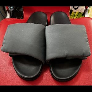 COS Men's Grey and Green Slides Sise 9